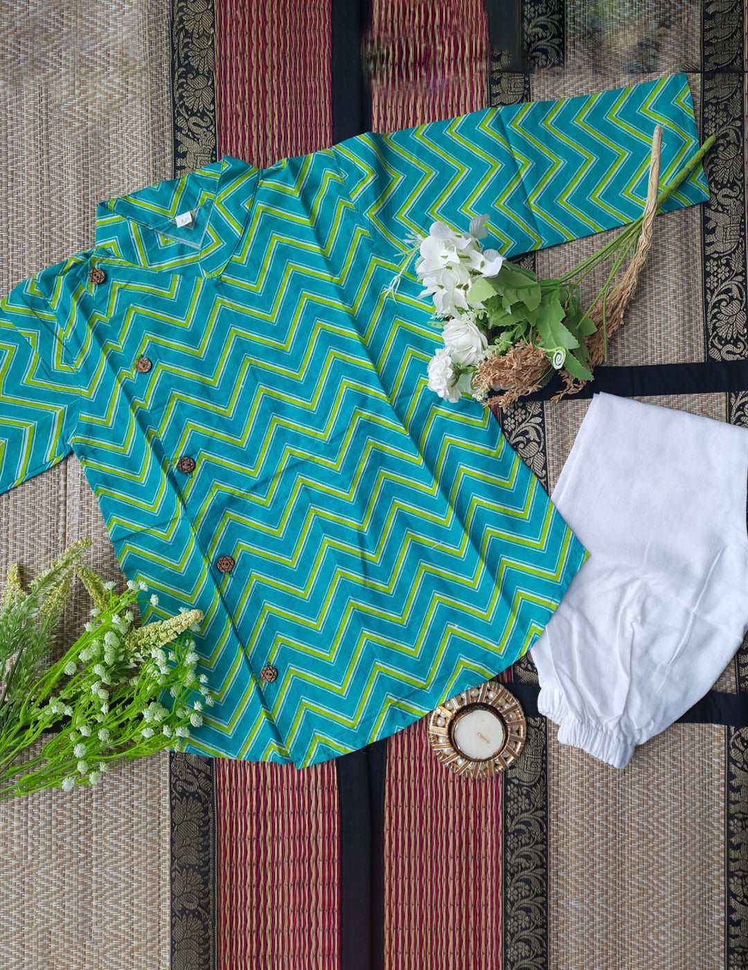 Green Zig Zag Print Kurta With White Pyjama